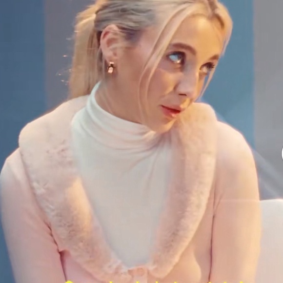 Aritzia Tops - Aritzia Soft Pink Sweater with Faux Fur Trim